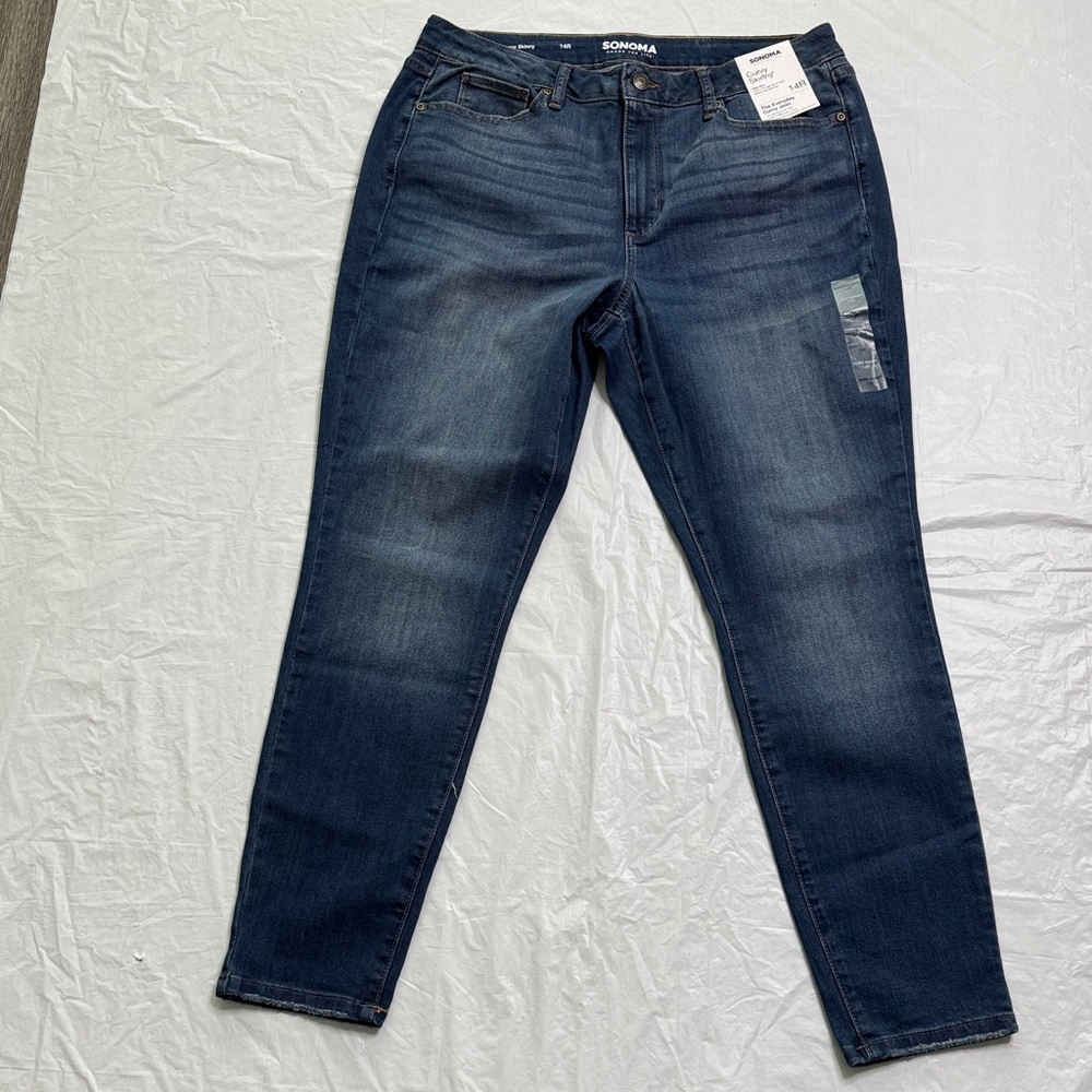 SONOMA Women's Dark Wash Curvy Skinny Jeans. Size 14R. New with tags